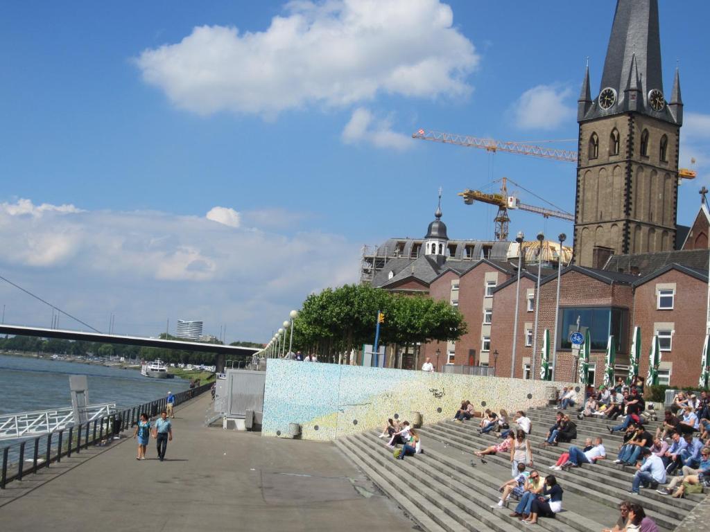 Altduesseldorf Hotel Екстериор снимка