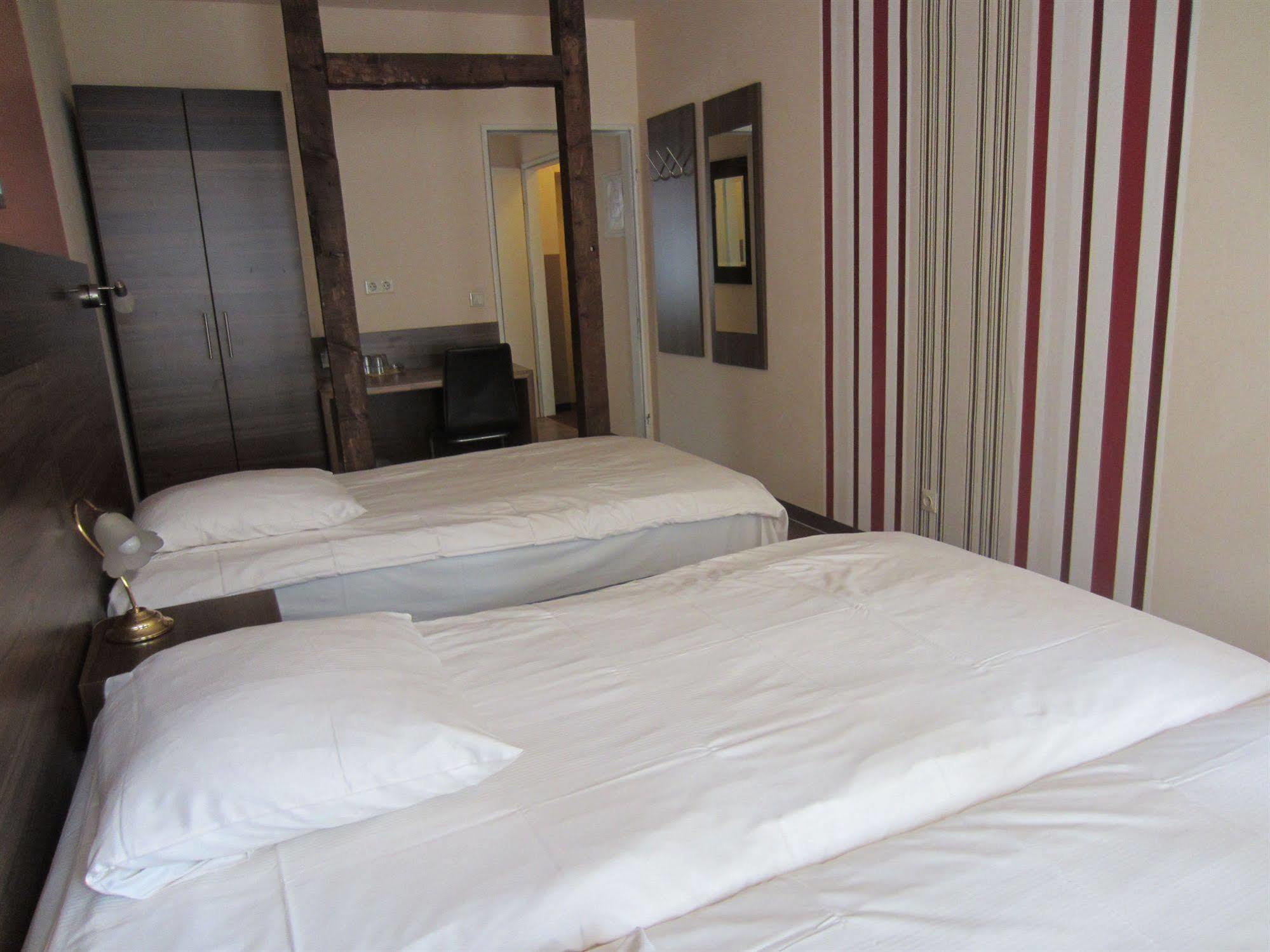 Altduesseldorf Hotel Стая снимка