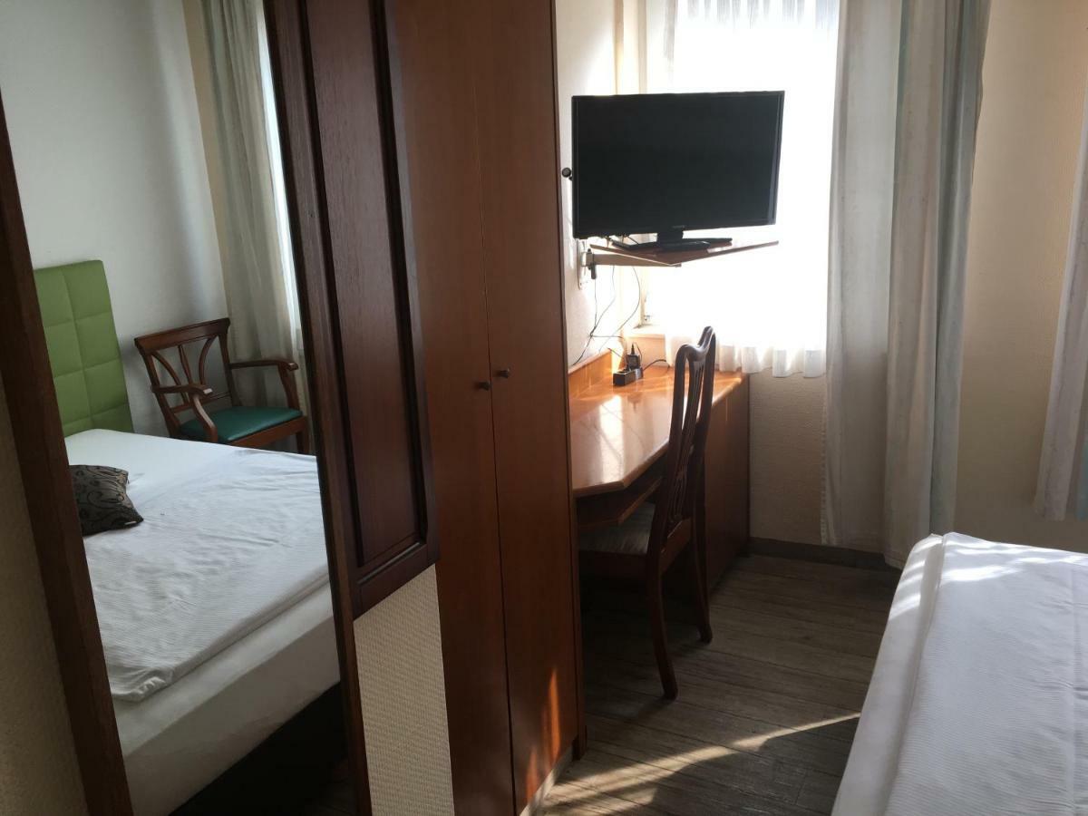 Altduesseldorf Hotel Екстериор снимка