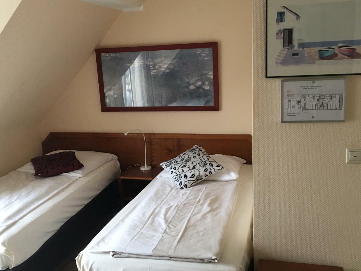 Altduesseldorf Hotel Екстериор снимка