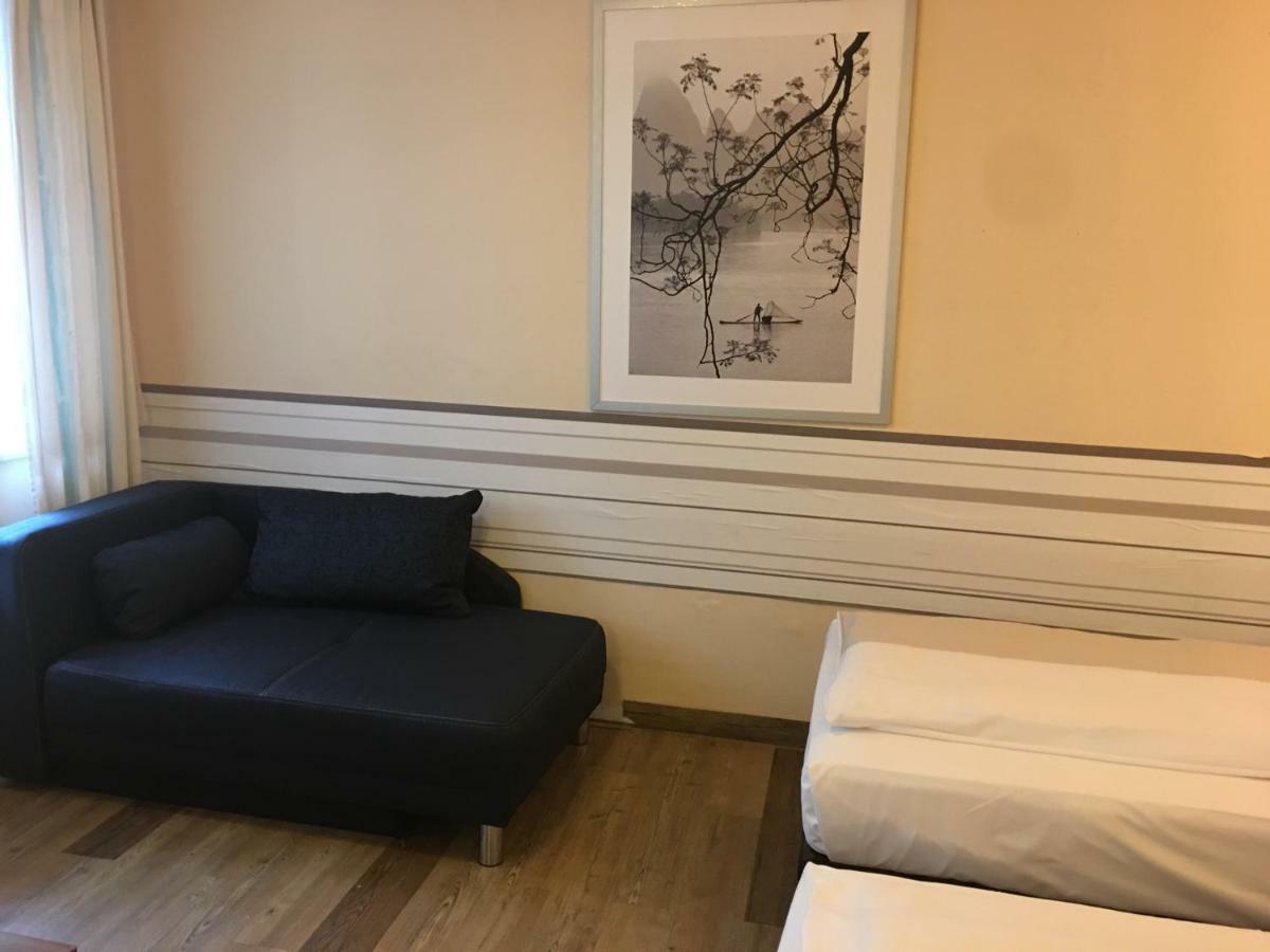 Altduesseldorf Hotel Екстериор снимка