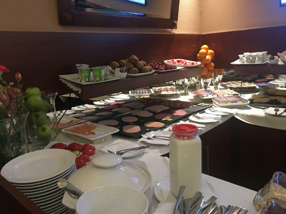 Altduesseldorf Hotel Екстериор снимка