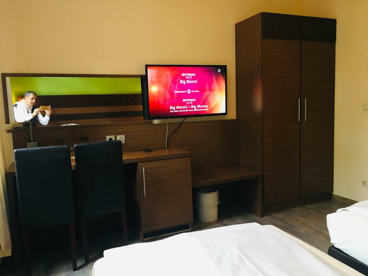Altduesseldorf Hotel Екстериор снимка