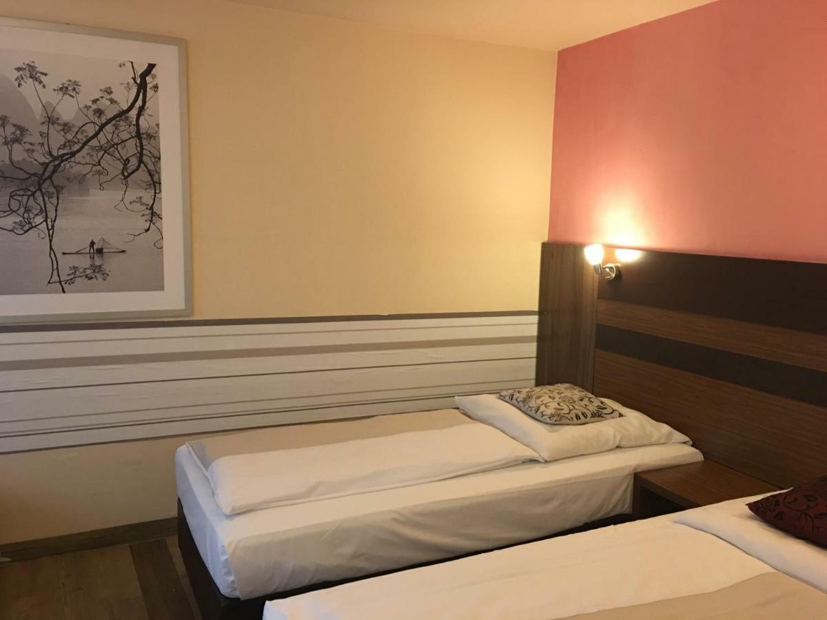 Altduesseldorf Hotel Екстериор снимка
