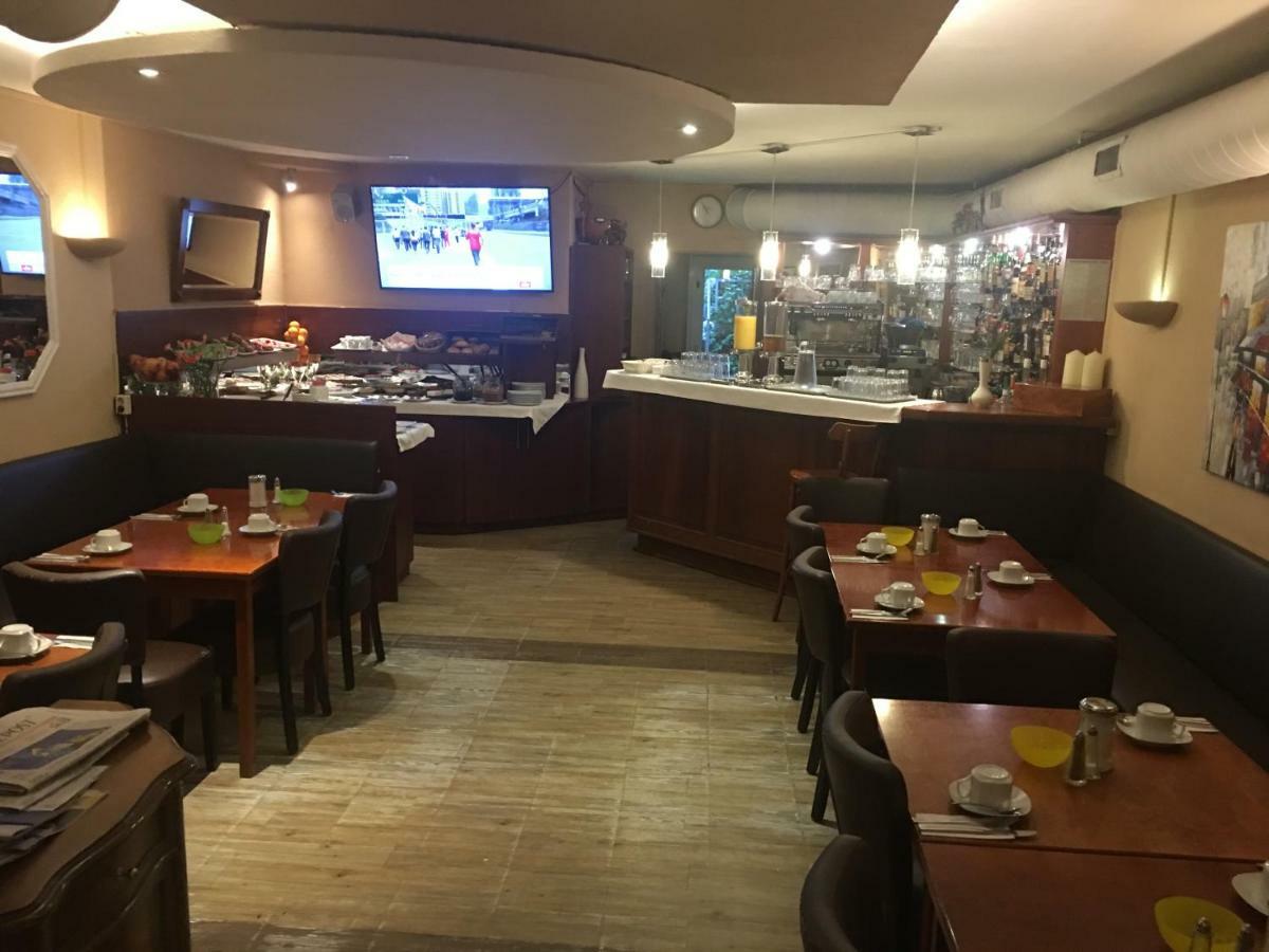 Altduesseldorf Hotel Екстериор снимка